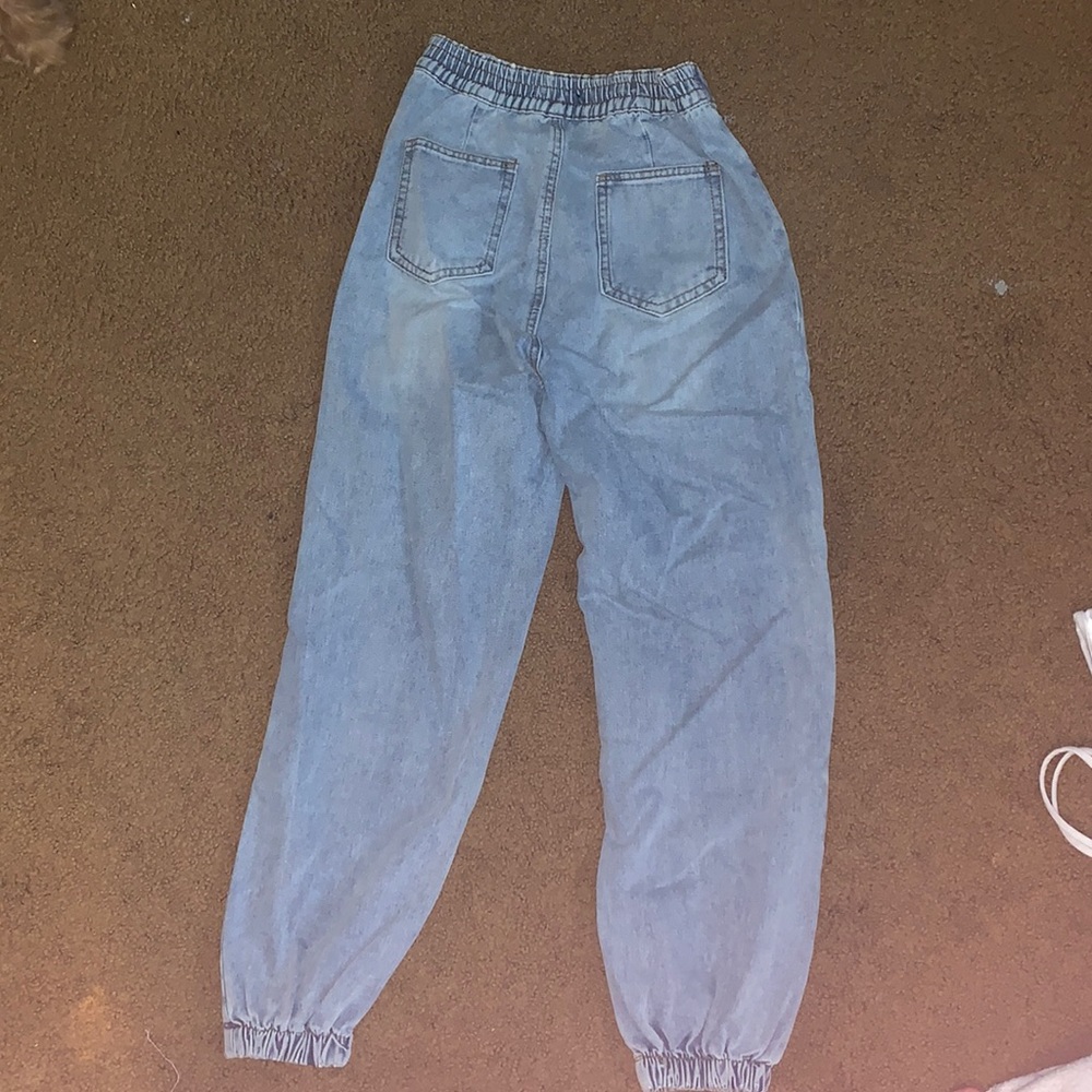 Jeans - Picture 2 of 3